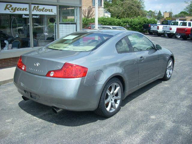 2003 Infiniti G35 XL 12-passenger
