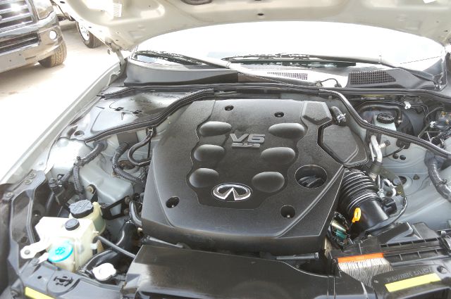 2003 Infiniti G35 Series 4.