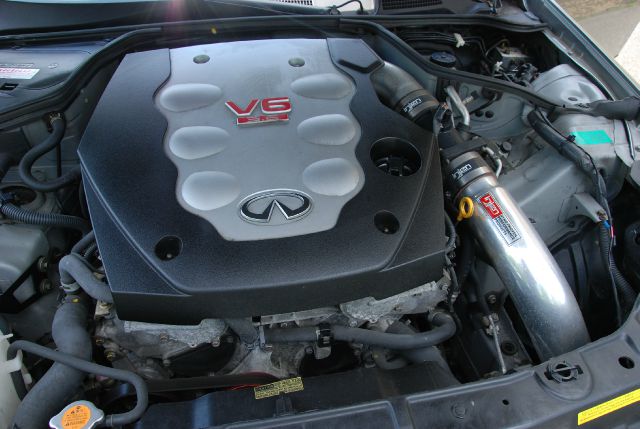 2003 Infiniti G35 XL 12-passenger