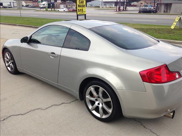 2003 Infiniti G35 XL 12-passenger