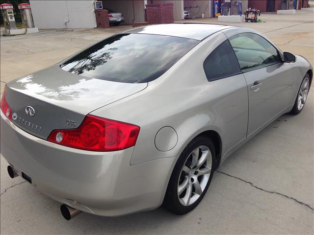 2003 Infiniti G35 XL 12-passenger