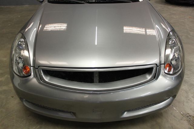 2003 Infiniti G35 XL 12-passenger