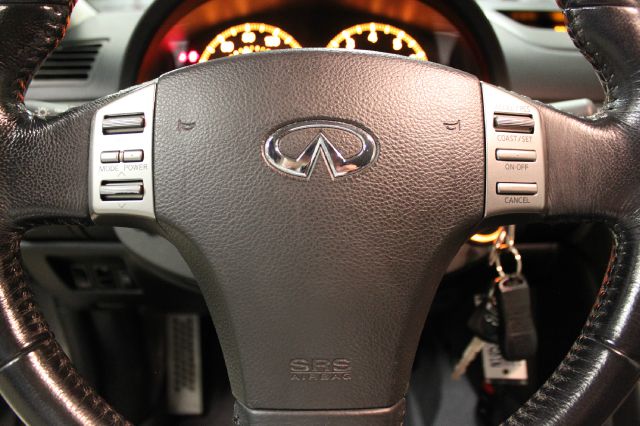 2003 Infiniti G35 XL 12-passenger