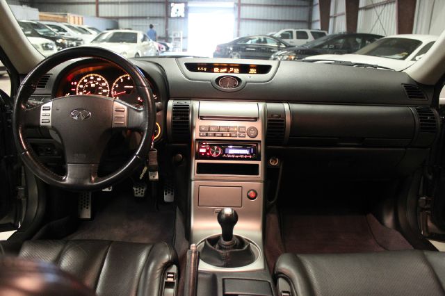 2003 Infiniti G35 XL 12-passenger