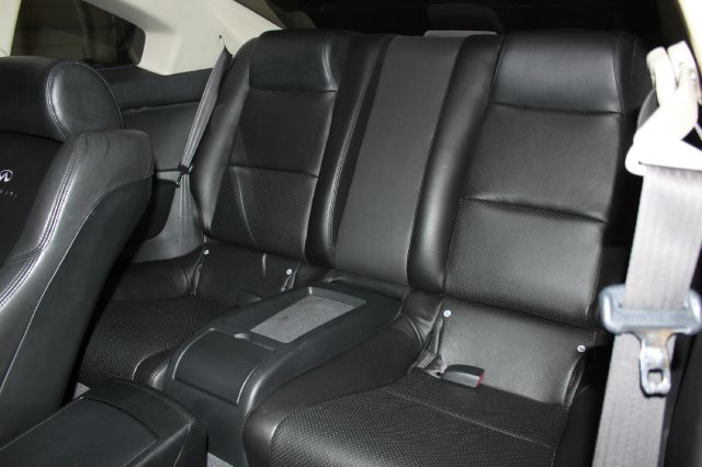 2003 Infiniti G35 XL 12-passenger