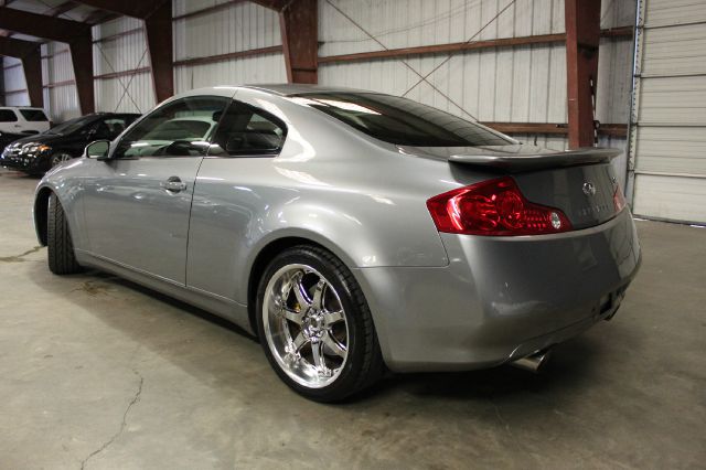 2003 Infiniti G35 XL 12-passenger