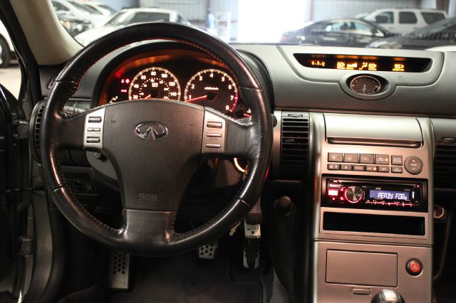 2003 Infiniti G35 XL 12-passenger