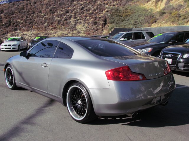 2003 Infiniti G35 XB - ONE Owner