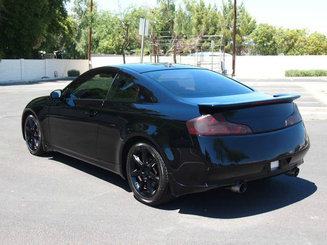 2004 Infiniti G35 XL 12-passenger