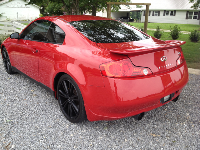 2004 Infiniti G35 XL 12-passenger