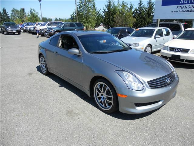 2004 Infiniti G35 XL 12-passenger