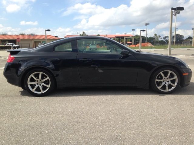 2004 Infiniti G35 XB - ONE Owner