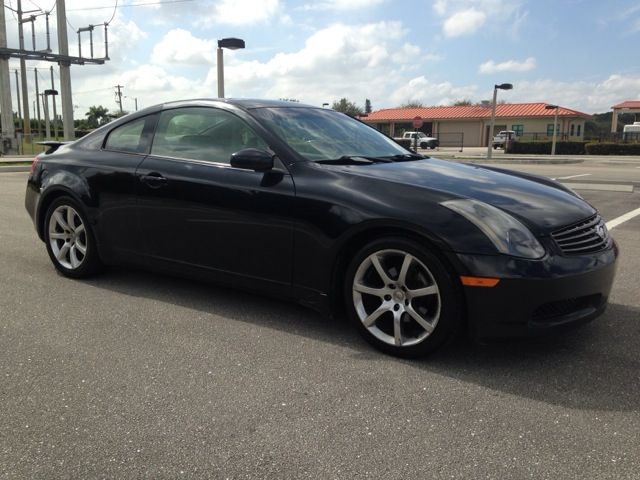 2004 Infiniti G35 XB - ONE Owner
