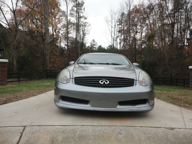 2004 Infiniti G35 XL 12-passenger