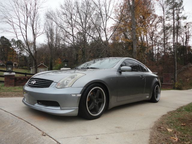 2004 Infiniti G35 XL 12-passenger