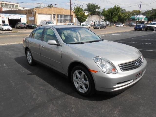 2004 Infiniti G35 Series 4.