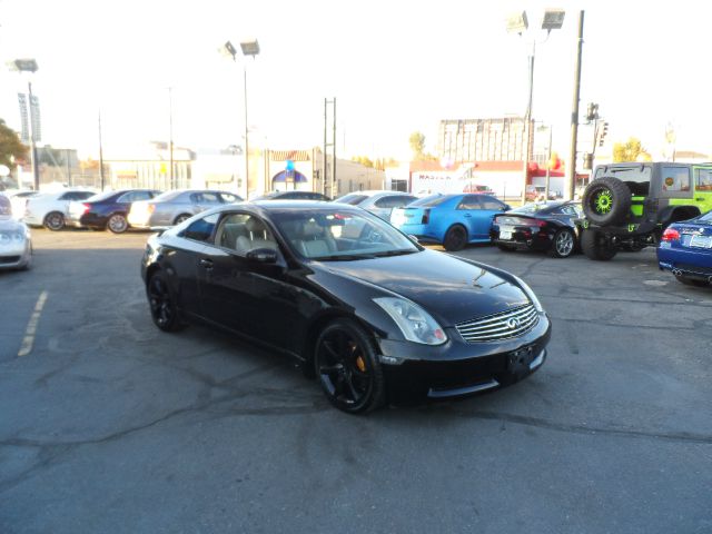 2004 Infiniti G35 XL 12-passenger