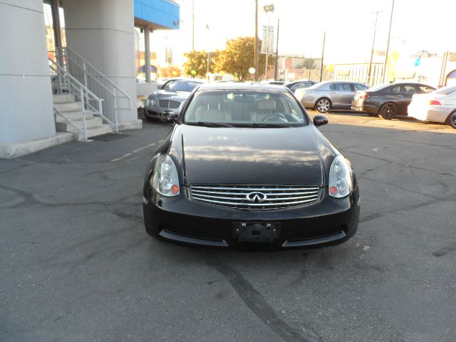 2004 Infiniti G35 XL 12-passenger