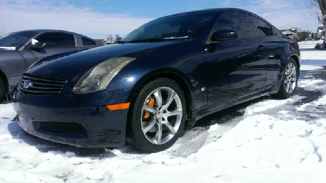 2004 Infiniti G35 XL 12-passenger