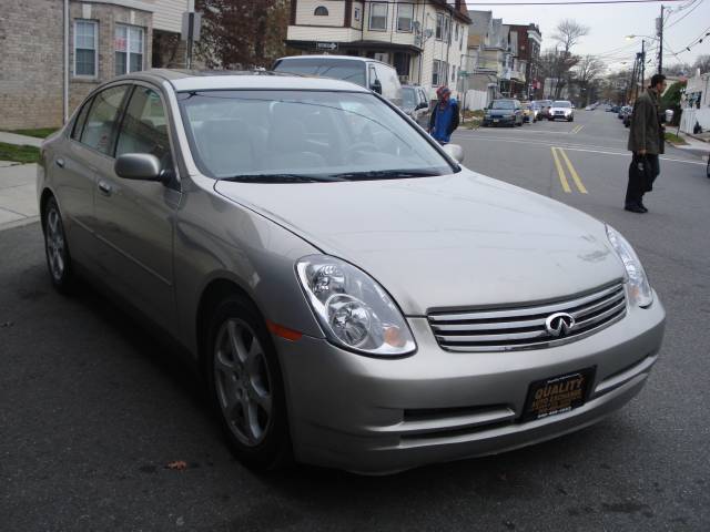 2004 Infiniti G35 Base