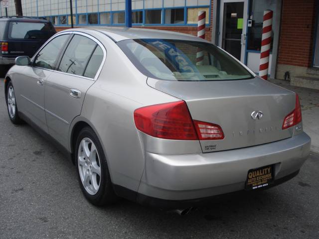 2004 Infiniti G35 Base