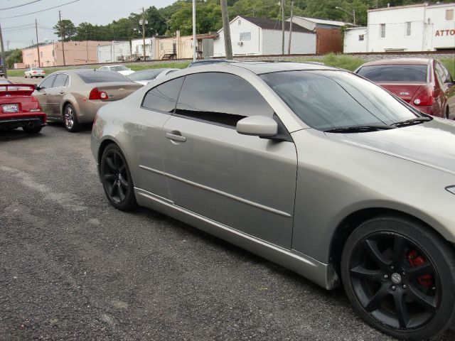 2004 Infiniti G35 XL 12-passenger