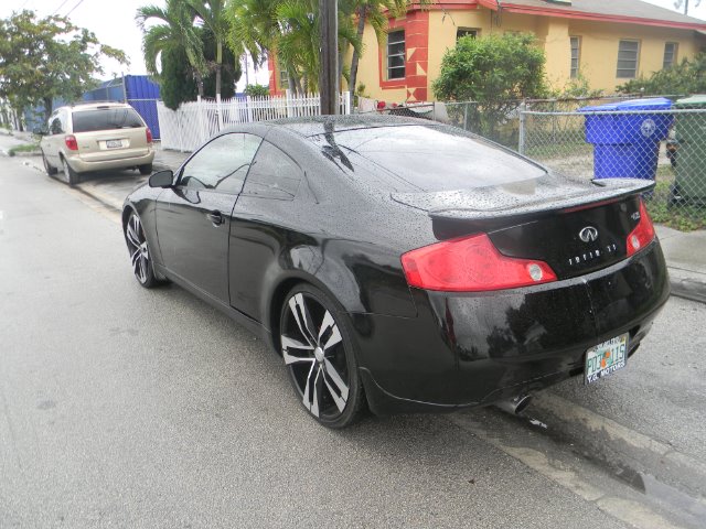 2004 Infiniti G35 XB - ONE Owner