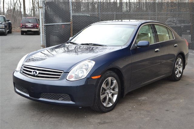 2005 Infiniti G35 Base