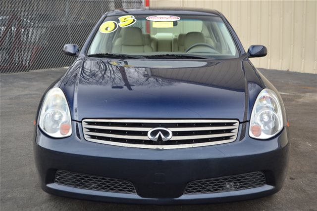 2005 Infiniti G35 Base