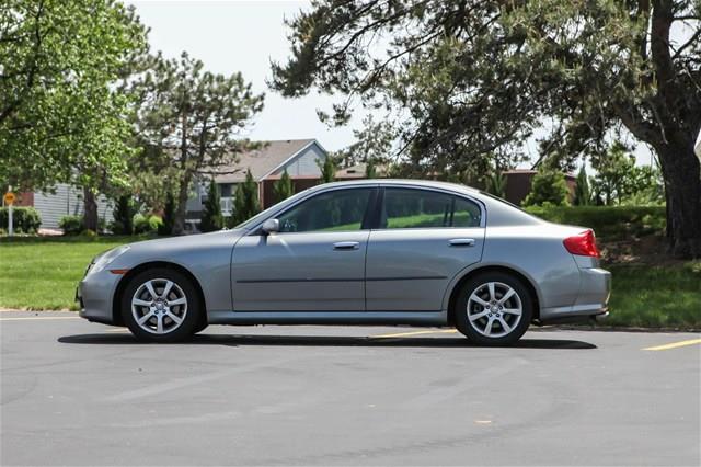 2005 Infiniti G35 5-door Liftback