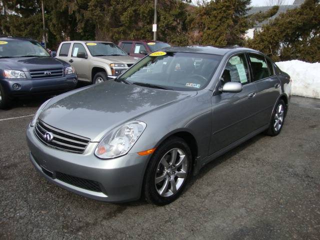 2005 Infiniti G35 SE King Cab 2WD