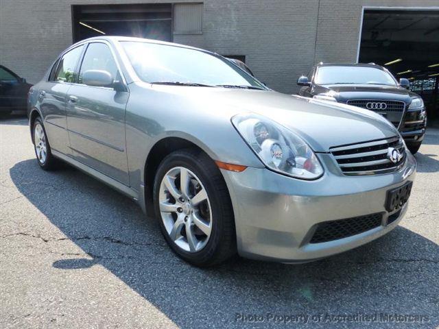 2006 Infiniti G35 SE King Cab 2WD