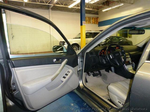 2006 Infiniti G35 SE King Cab 2WD