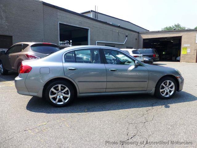 2006 Infiniti G35 SE King Cab 2WD