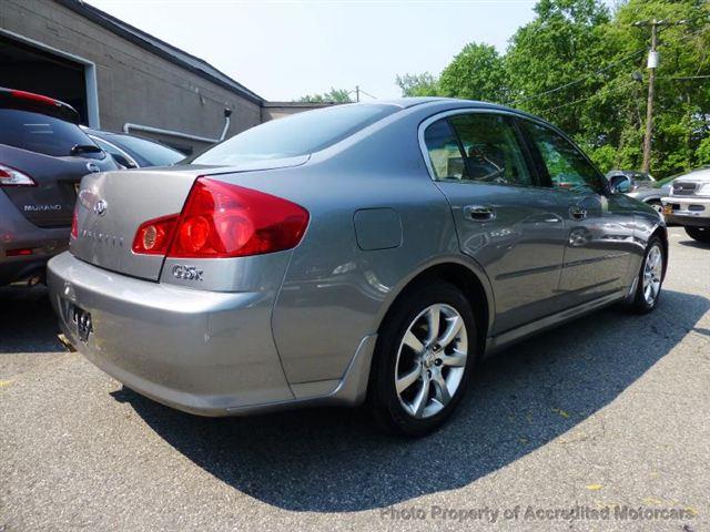2006 Infiniti G35 SE King Cab 2WD