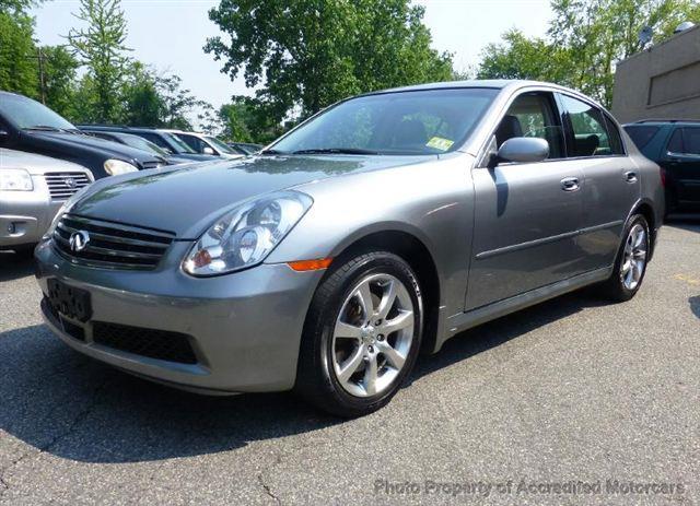 2006 Infiniti G35 SE King Cab 2WD