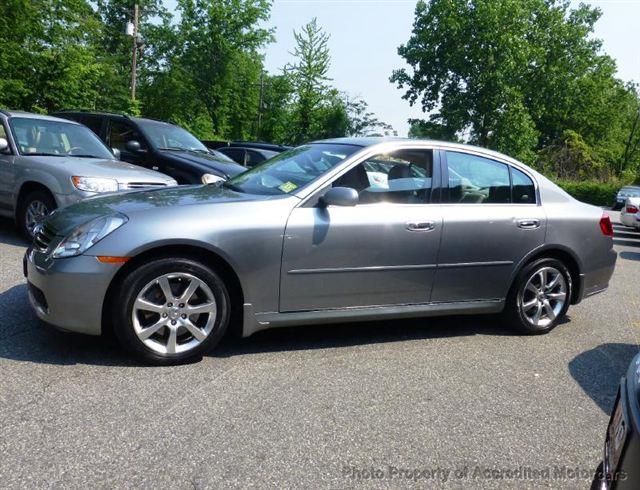 2006 Infiniti G35 SE King Cab 2WD