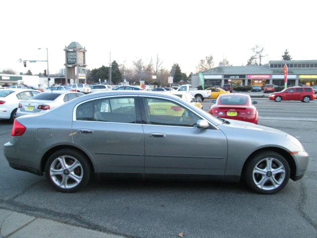 2004 Infiniti G35X 5DR WGN FWD AT
