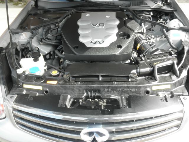 2005 Infiniti G35X Regency-brougham