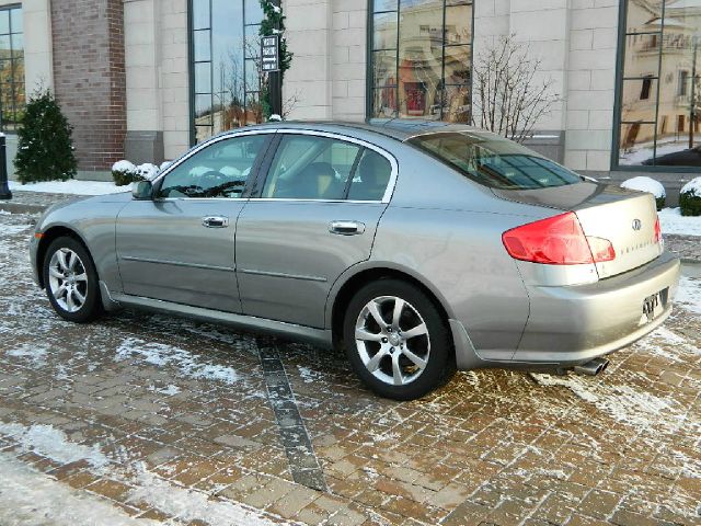 2006 Infiniti G35X EX - DUAL Power Doors