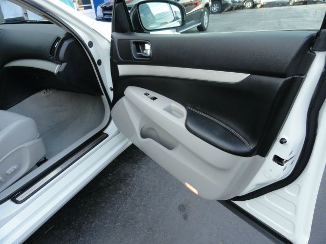 2007 Infiniti G35X Crew Cab FX4 4WD