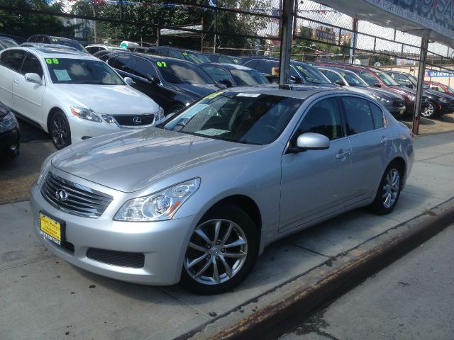 2008 Infiniti G35X 7 Passenger Quad Seating 4 Door