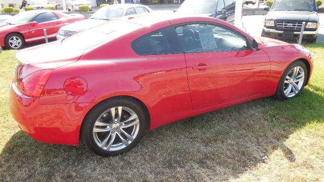 2009 Infiniti G37 SLT MEGA CAB 4X4 Dually