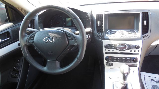 2009 Infiniti G37 SLT MEGA CAB 4X4 Dually