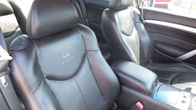 2009 Infiniti G37 SLT MEGA CAB 4X4 Dually