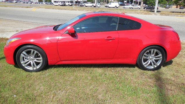 2009 Infiniti G37 SLT MEGA CAB 4X4 Dually