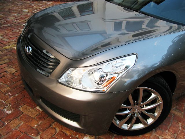 2009 Infiniti G37 SLT MEGA CAB 4X4 Dually