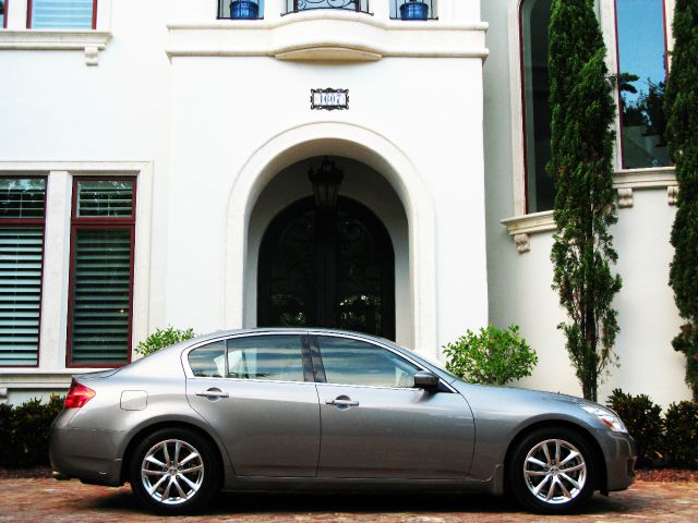 2009 Infiniti G37 SLT MEGA CAB 4X4 Dually