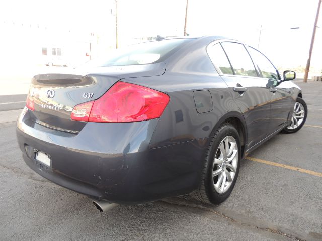 2009 Infiniti G37 2006 Nissan SE