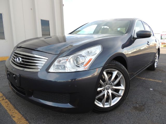2009 Infiniti G37 2006 Nissan SE